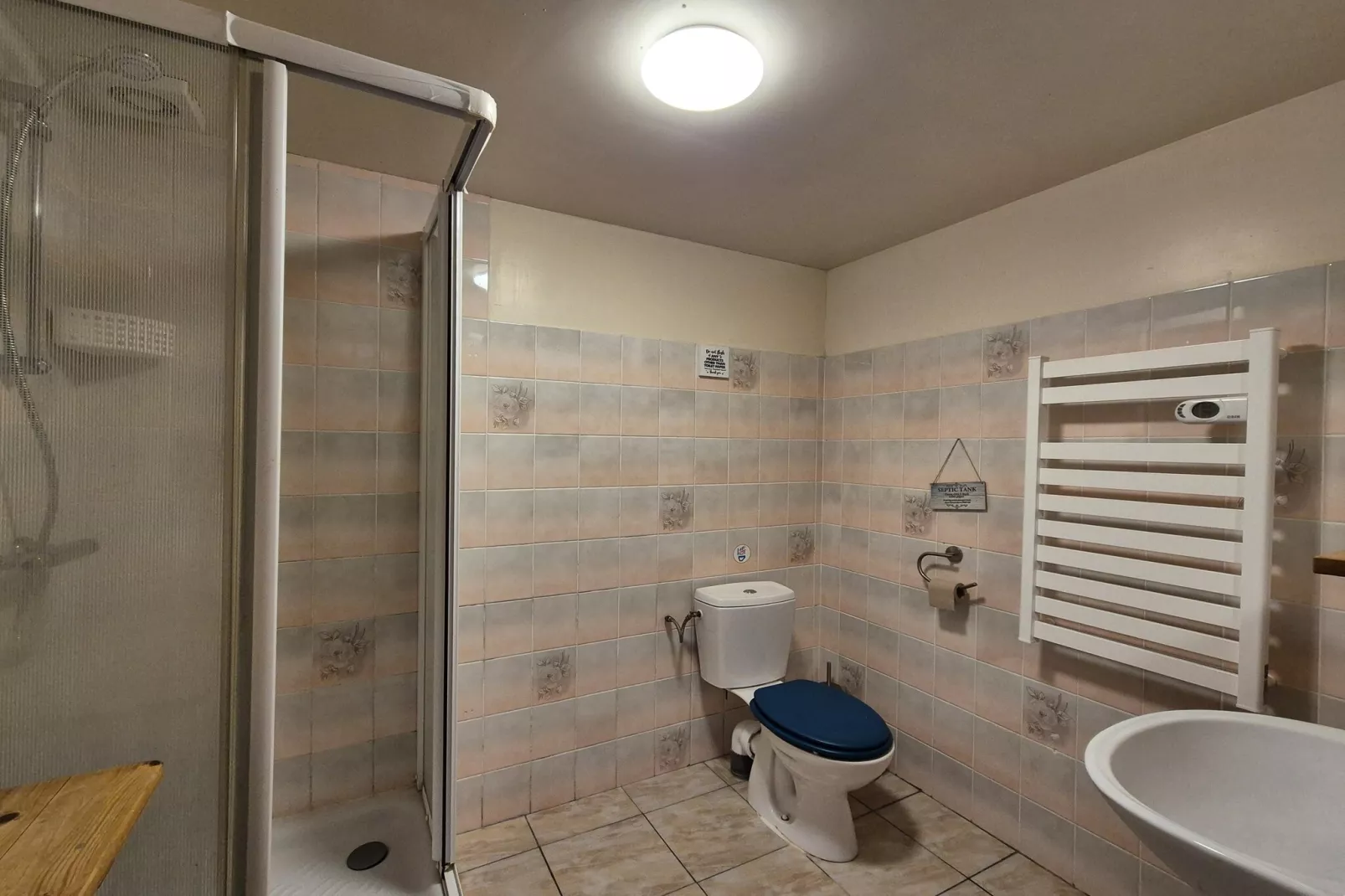 Gîte Girasol-Bathroom