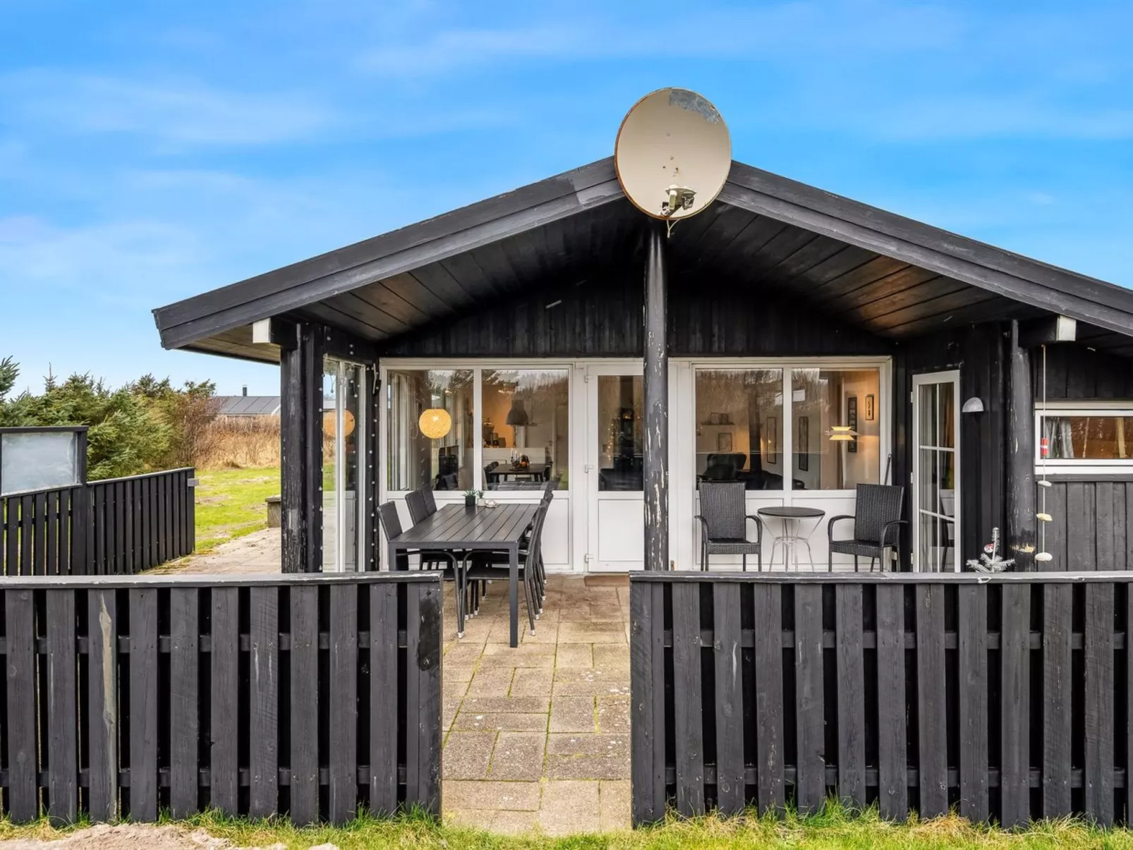 "Erblin" - 400m from the sea-Dehors