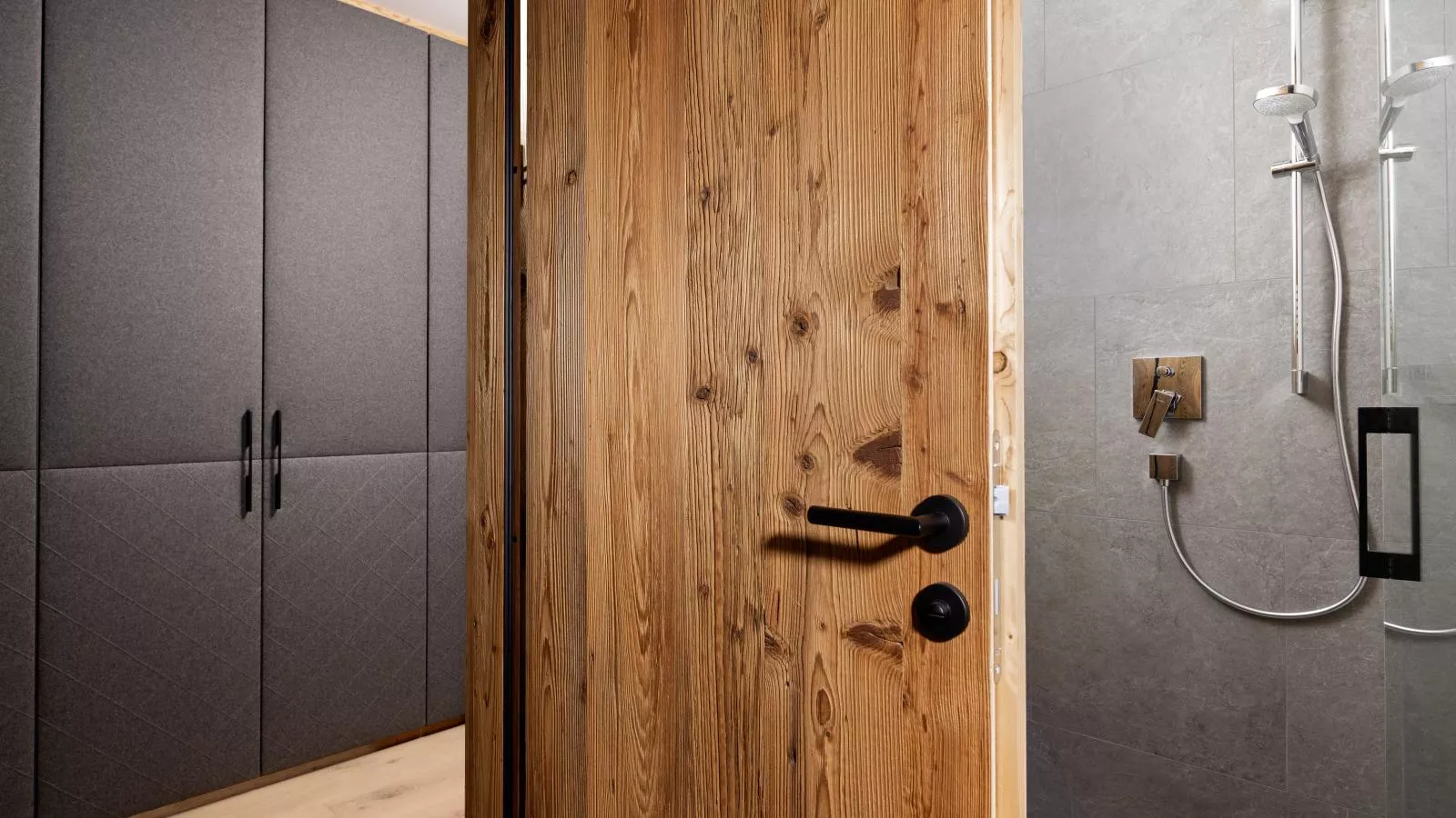 Das Haus am Berg-Bathroom