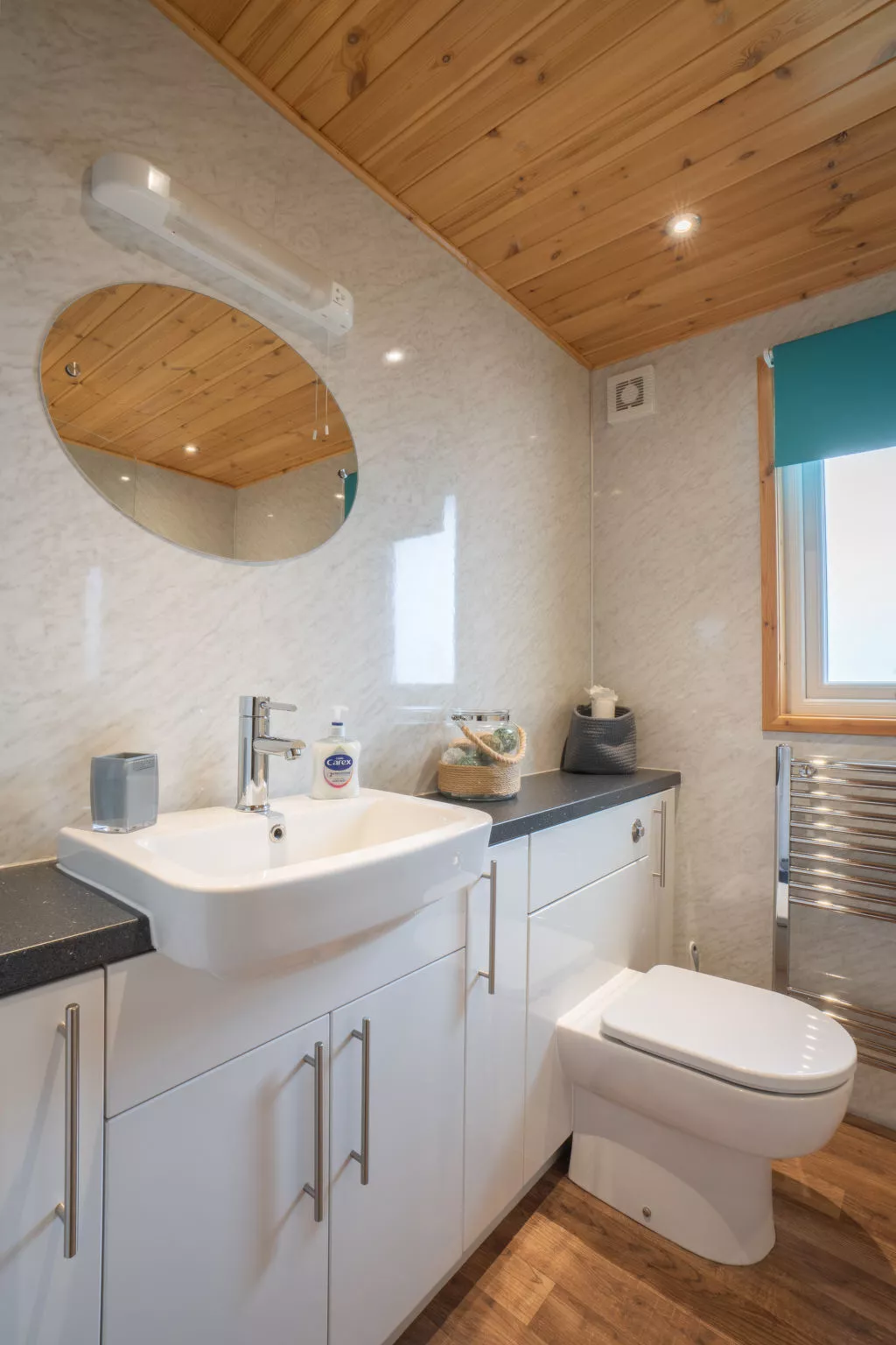 Loch Leven Lodge 21-Inside