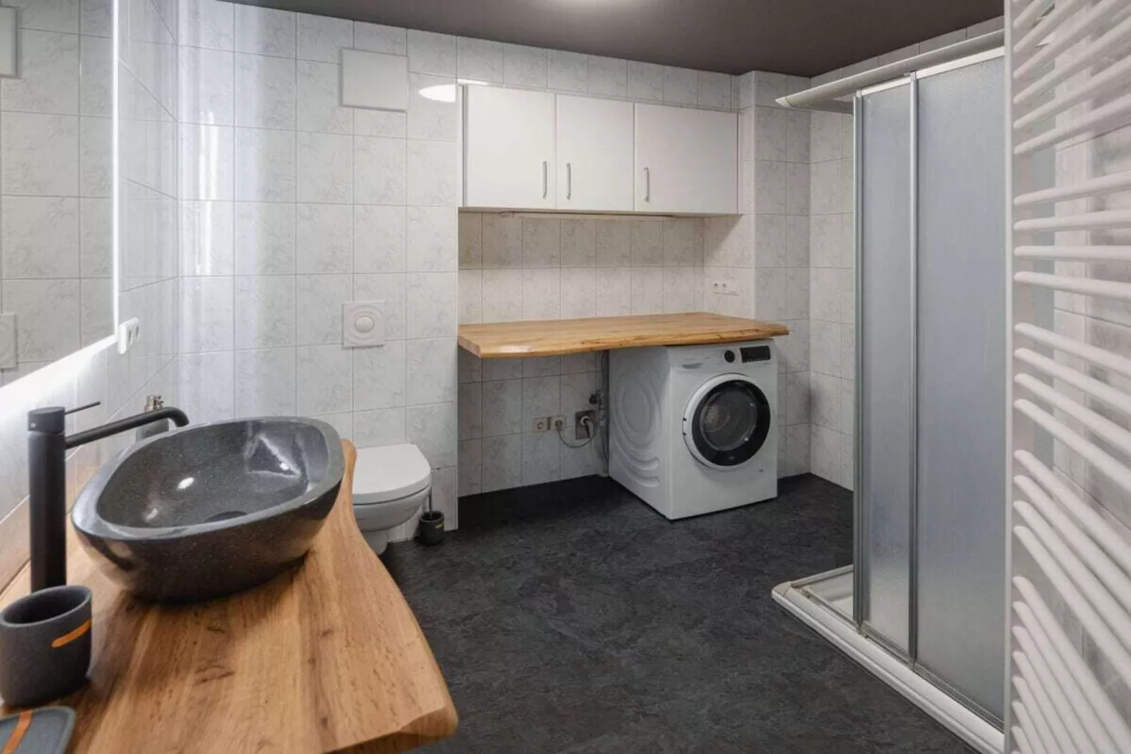 518749-Bathroom