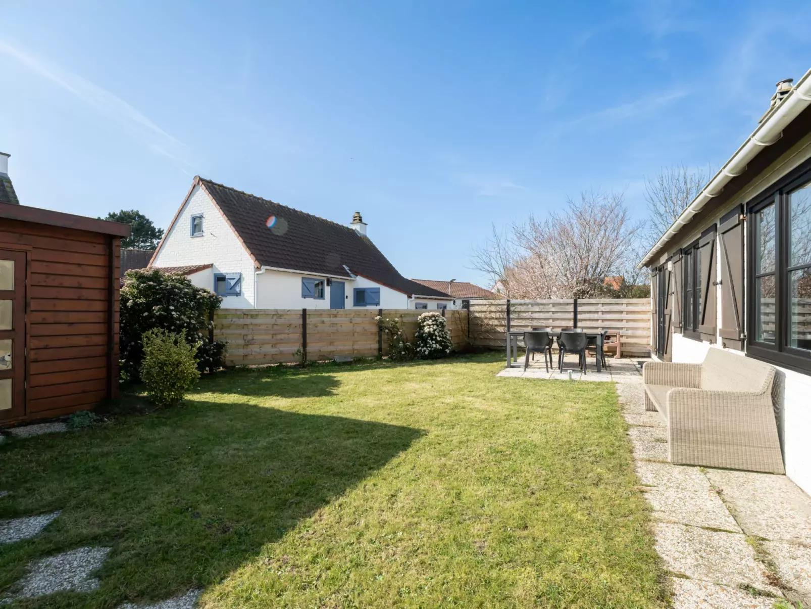 Beluga with parking and shared pool-Dehors