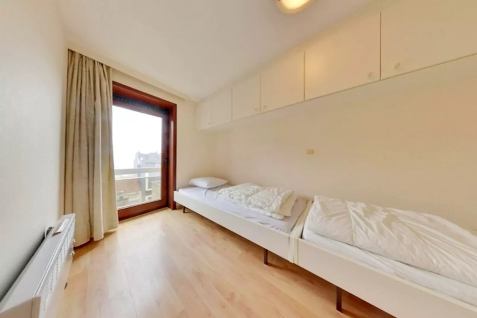 MESANGES 0802/ 8A-Schlafzimmer