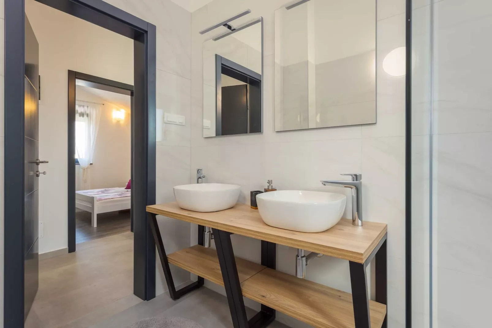 Villa Bavaria with Pool, Jacuzzi, Table Tennis-Badezimmer