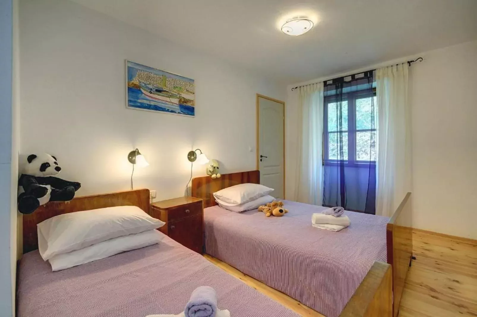 Villa Katherine with Pool and Game Room-Bedroom