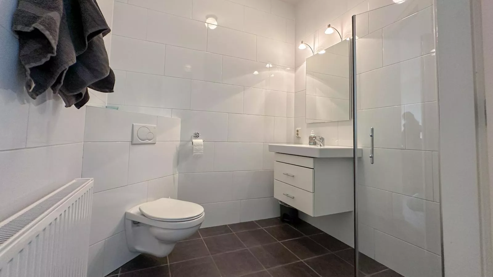 Dorsvloer-Badezimmer