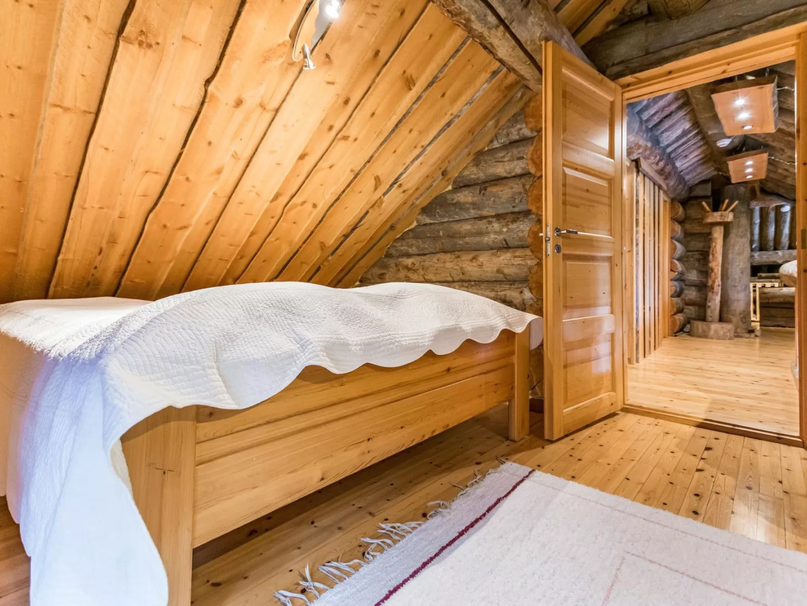 Veskahovi-Inside