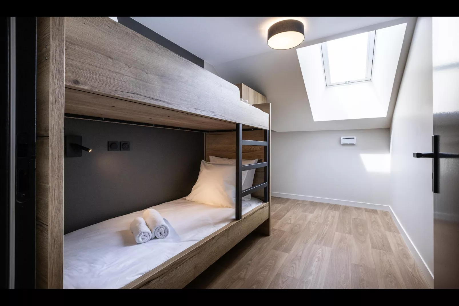 RISOUL_10PM-Bedroom