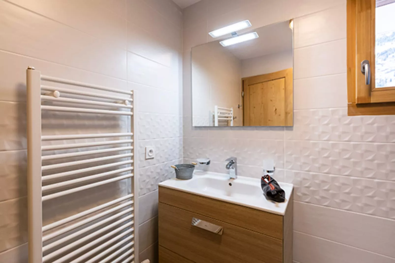 VAUJANY Le Saphir-A36P-Badezimmer