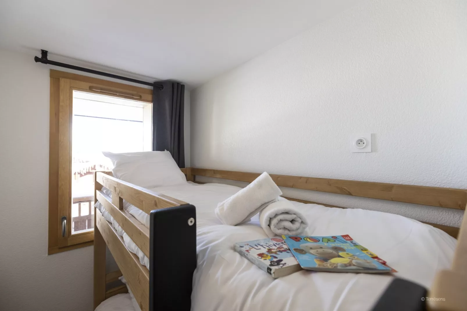 LES DEUX ALPES Neige et Soleil -A50S-Bedroom
