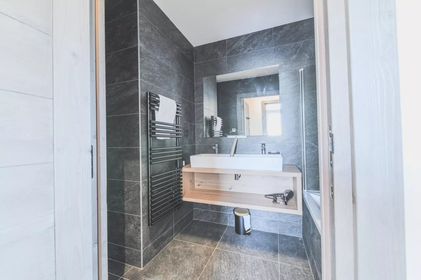 Résidence PLAN PEISEY Le Quartz -A48S-Salle de bain