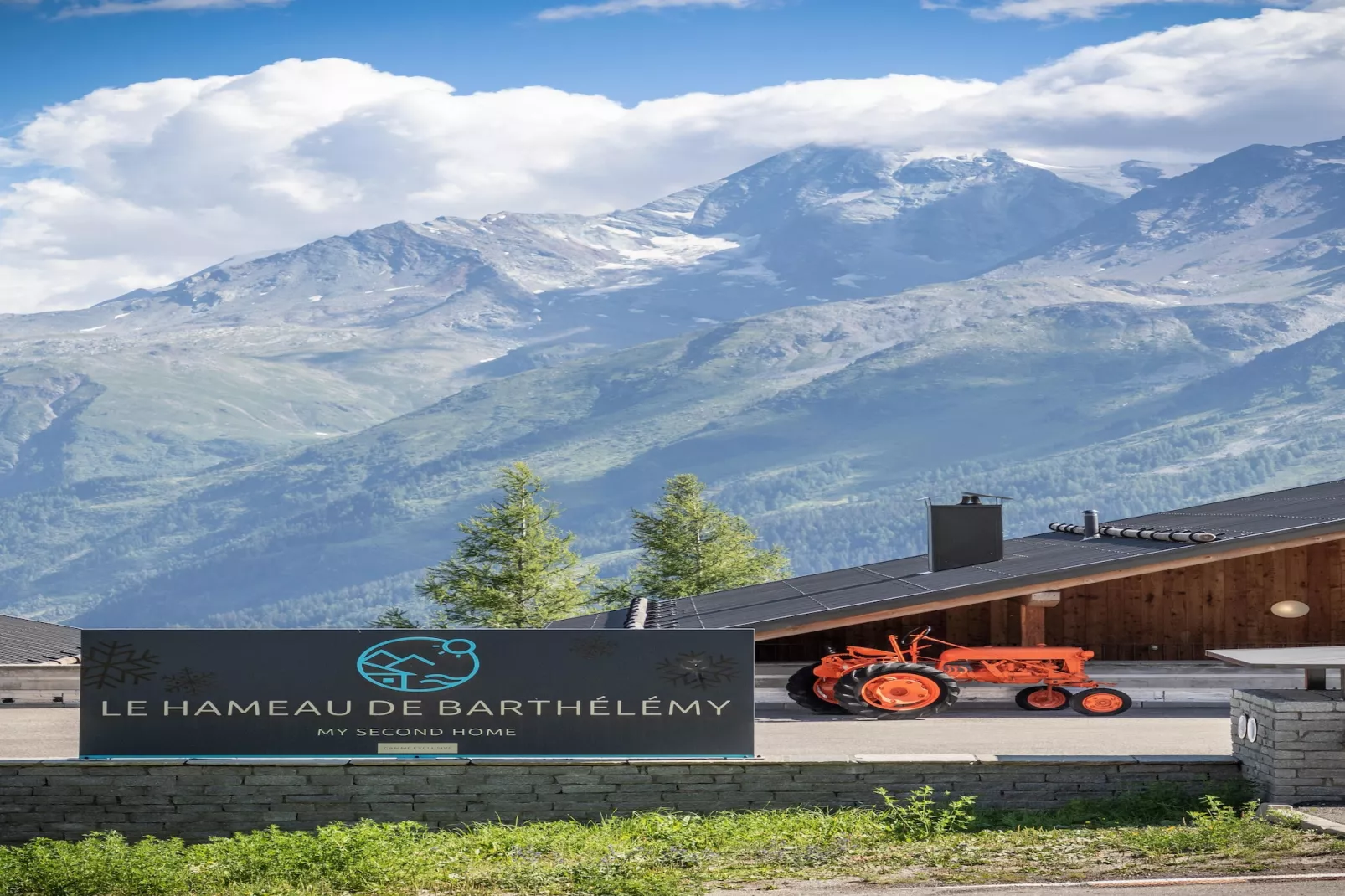 Le Hameau de barthelemy-A38P-Vue d'été