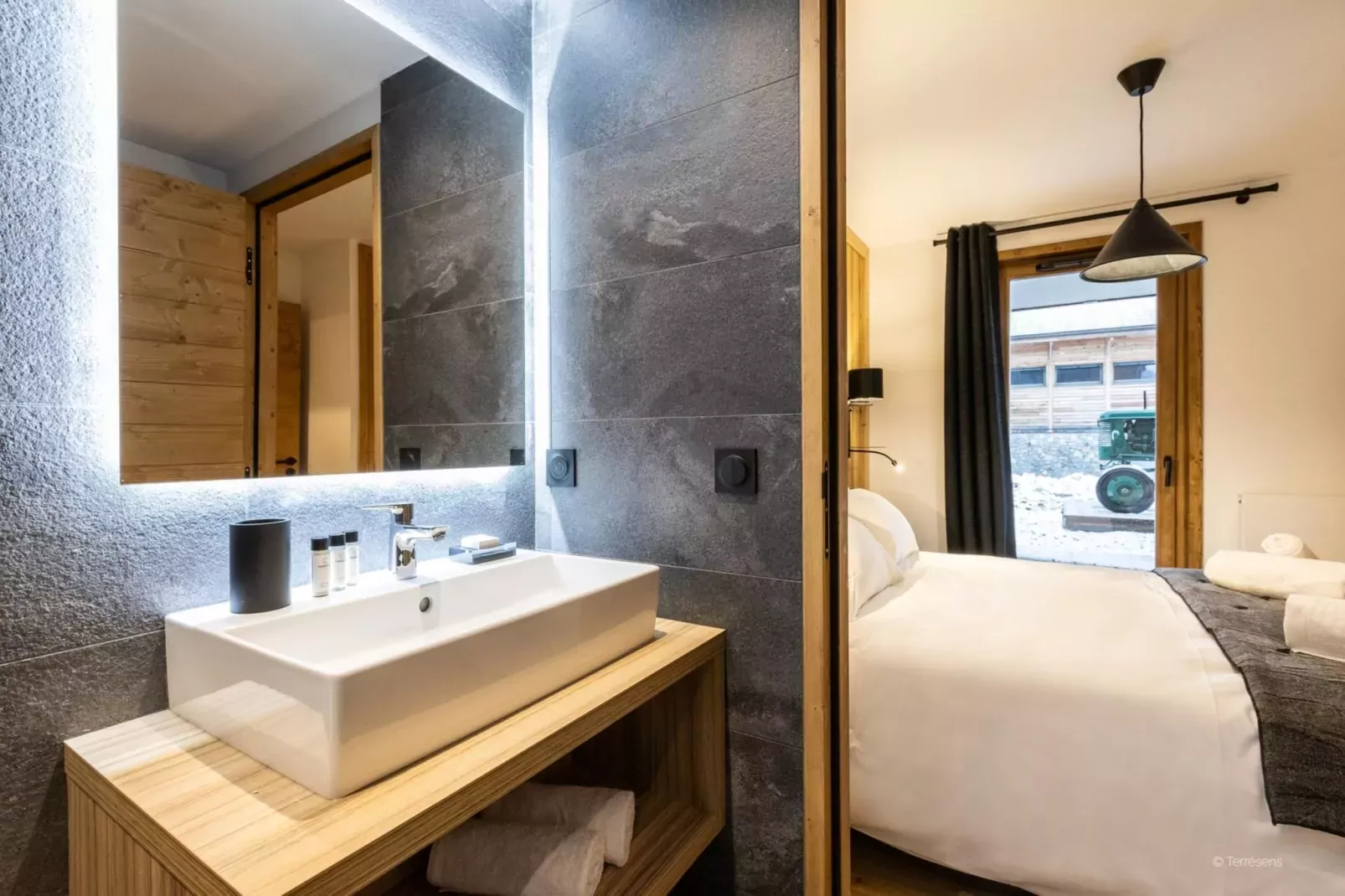 CHAPELLE DABONDANCE Le Flocon Blanc A48P-Salle de bain
