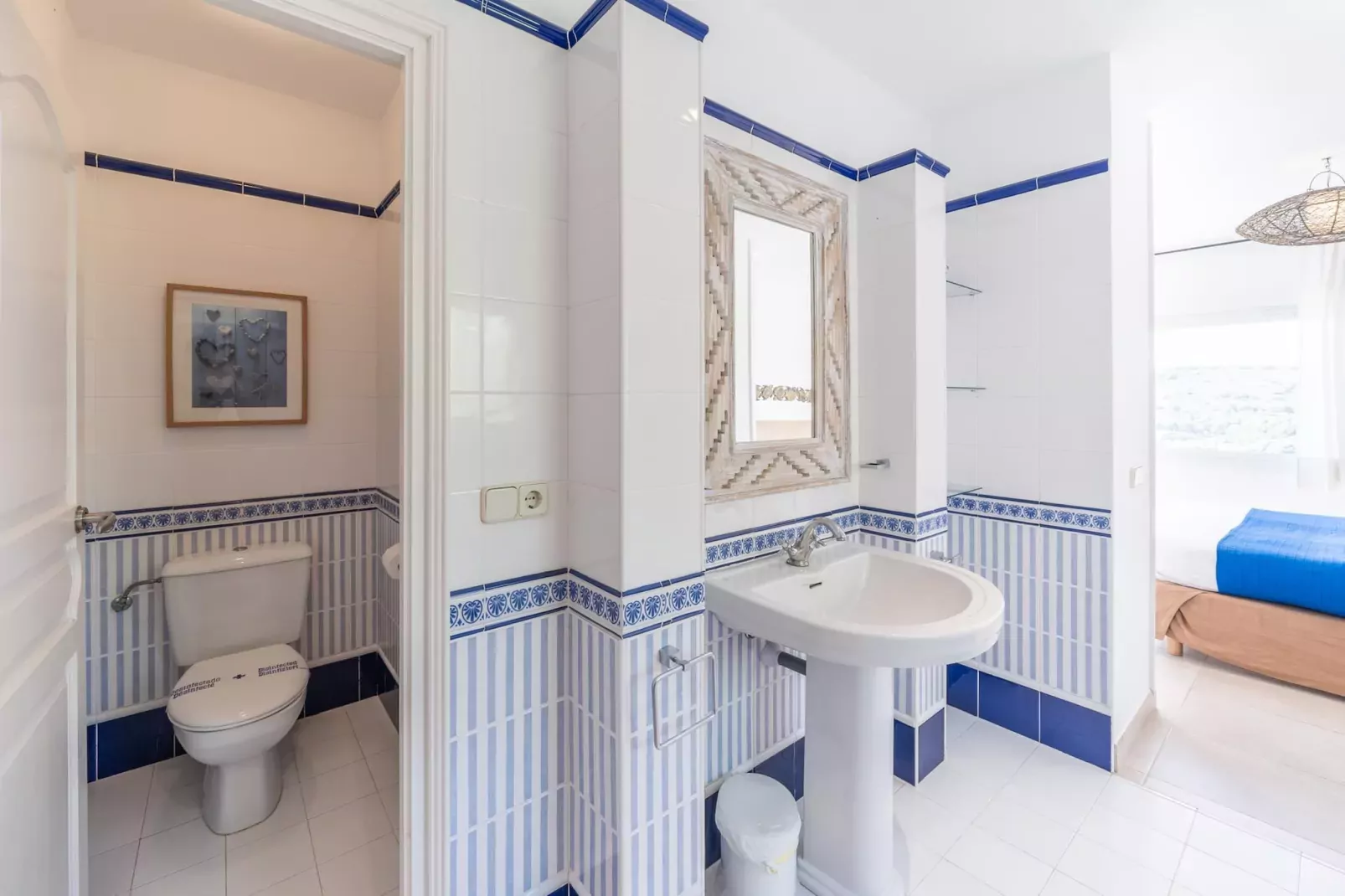 Isabelle-Bathroom