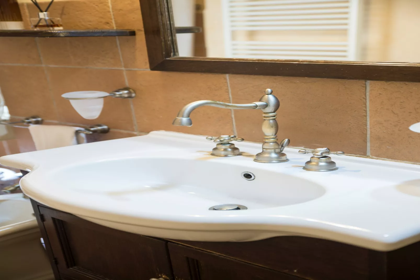 Trevi Fountain Apartment-Bathroom
