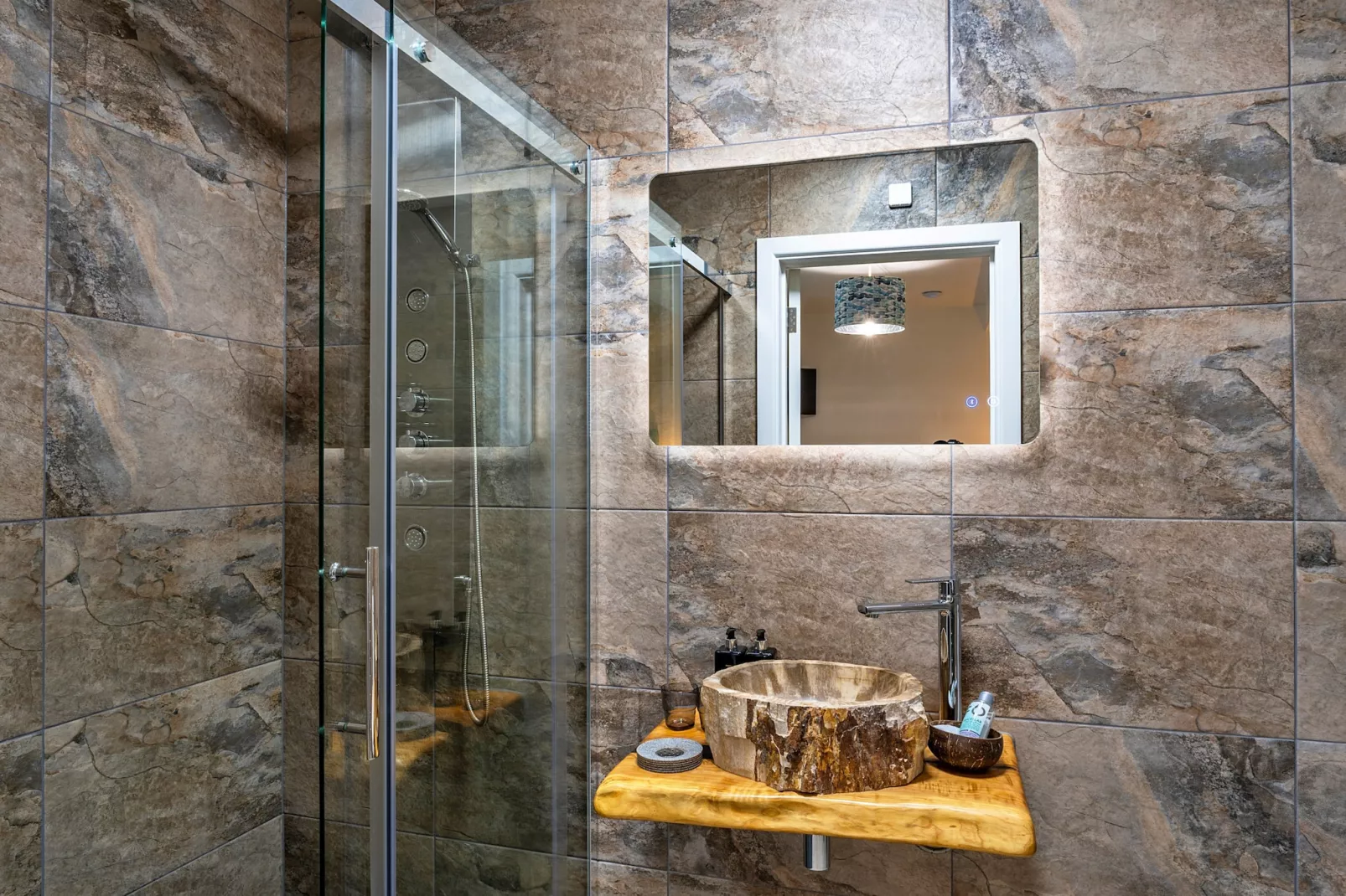Lobster House-Bathroom