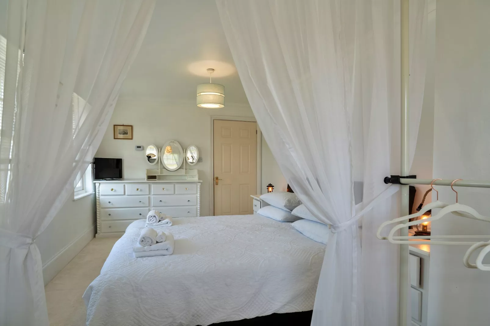Nicely Tucked Away Cottage-Bedroom