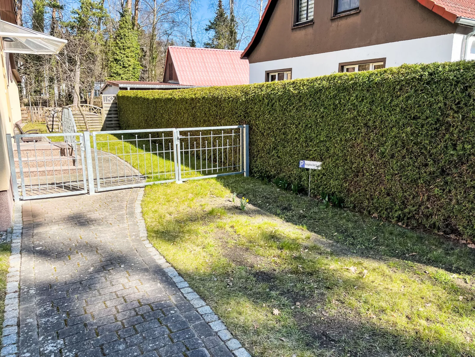 Dat Huus-Draußen