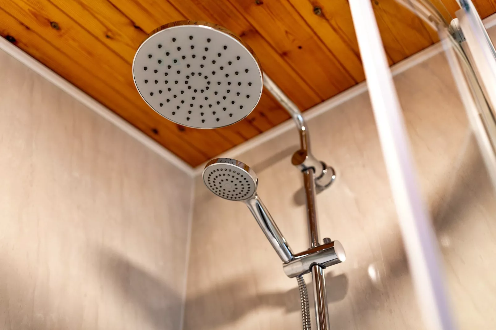 Woodstock Lodge-Bathroom