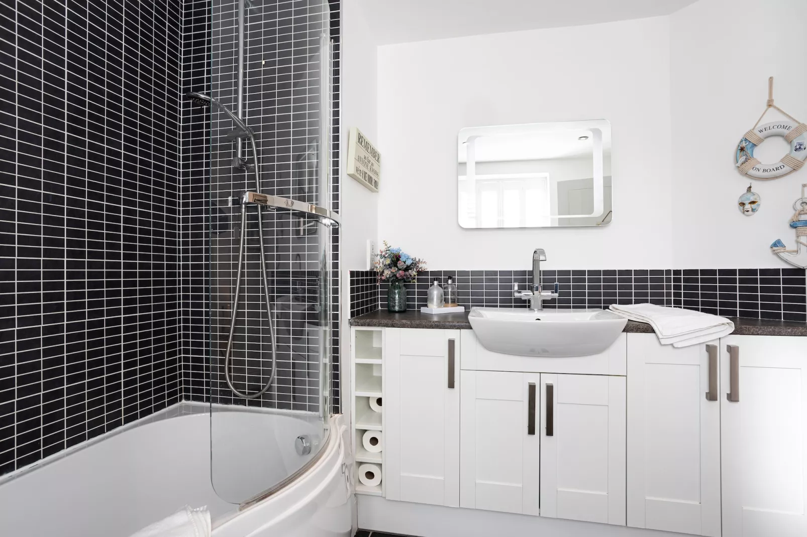 Lighthouse Cottage-Bathroom