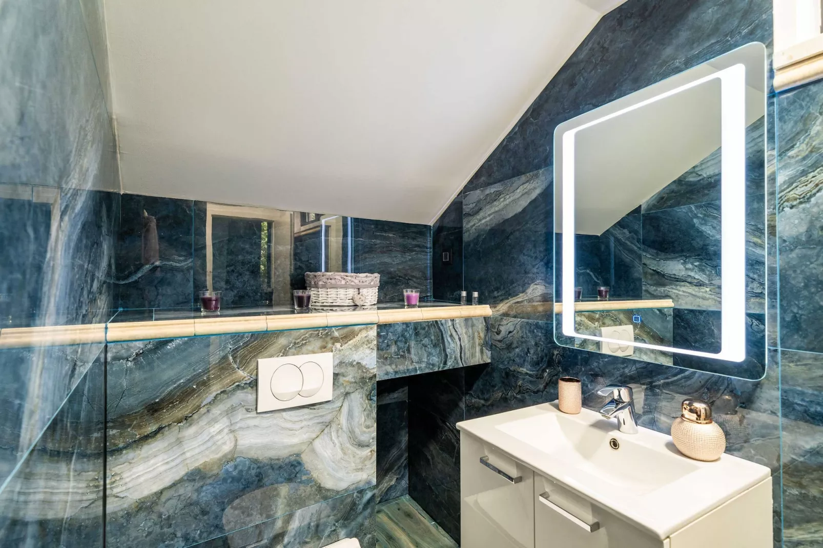 Apartments Dub - One-Bedroom Apartment  (no.4)-Bathroom