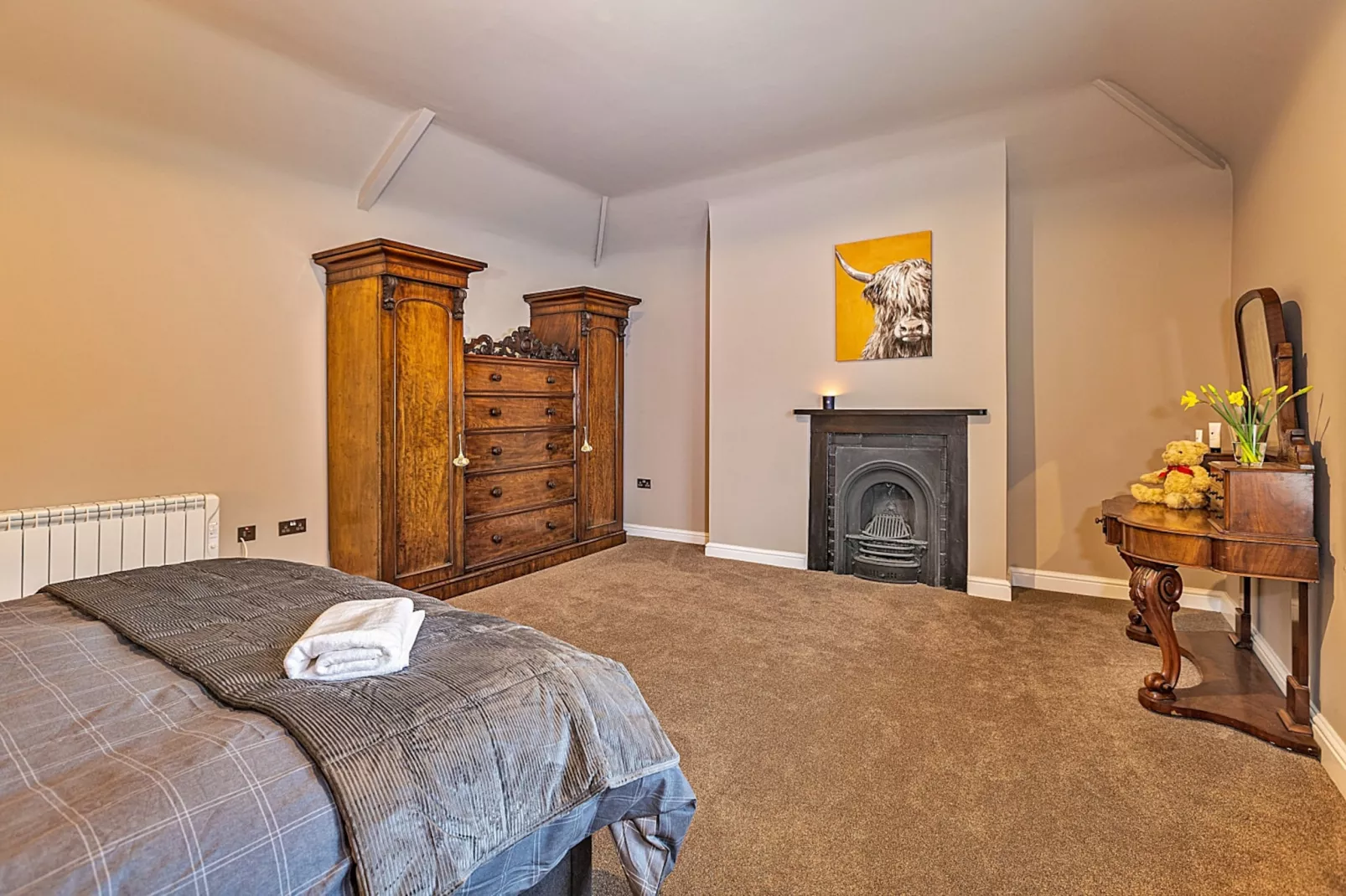 Ttich Manor Retreat-Bedroom