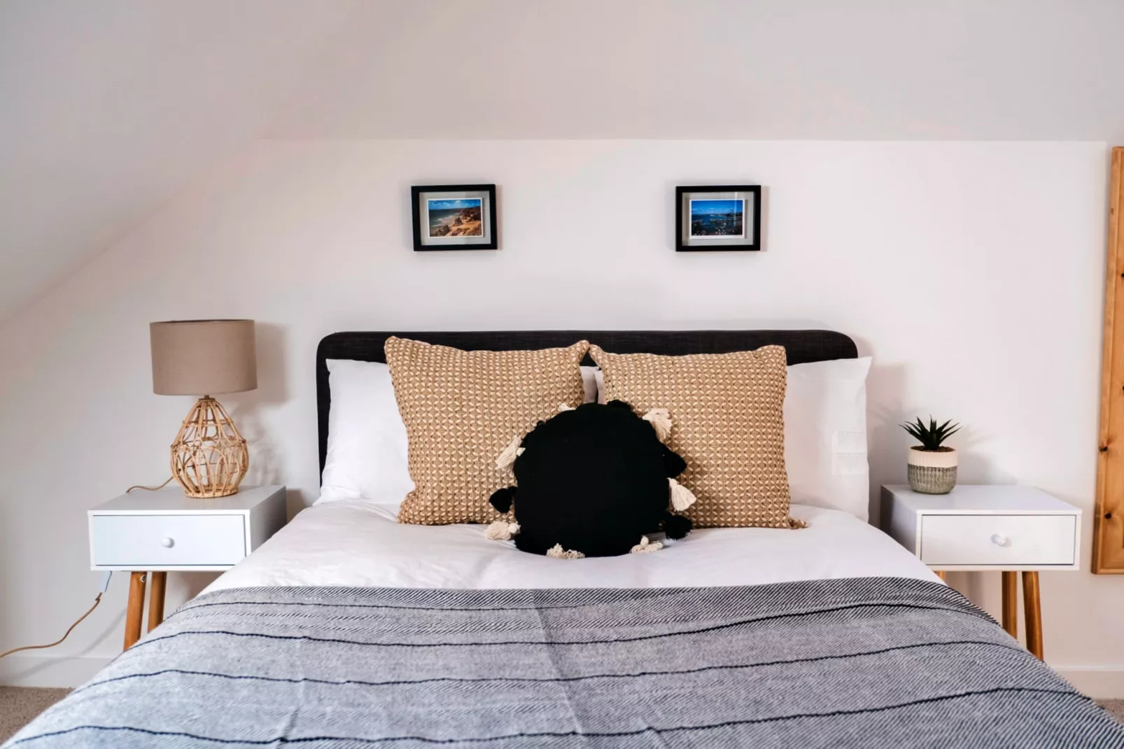 Tolcarne Stay - Luxury Newquay Apartment-Bedroom