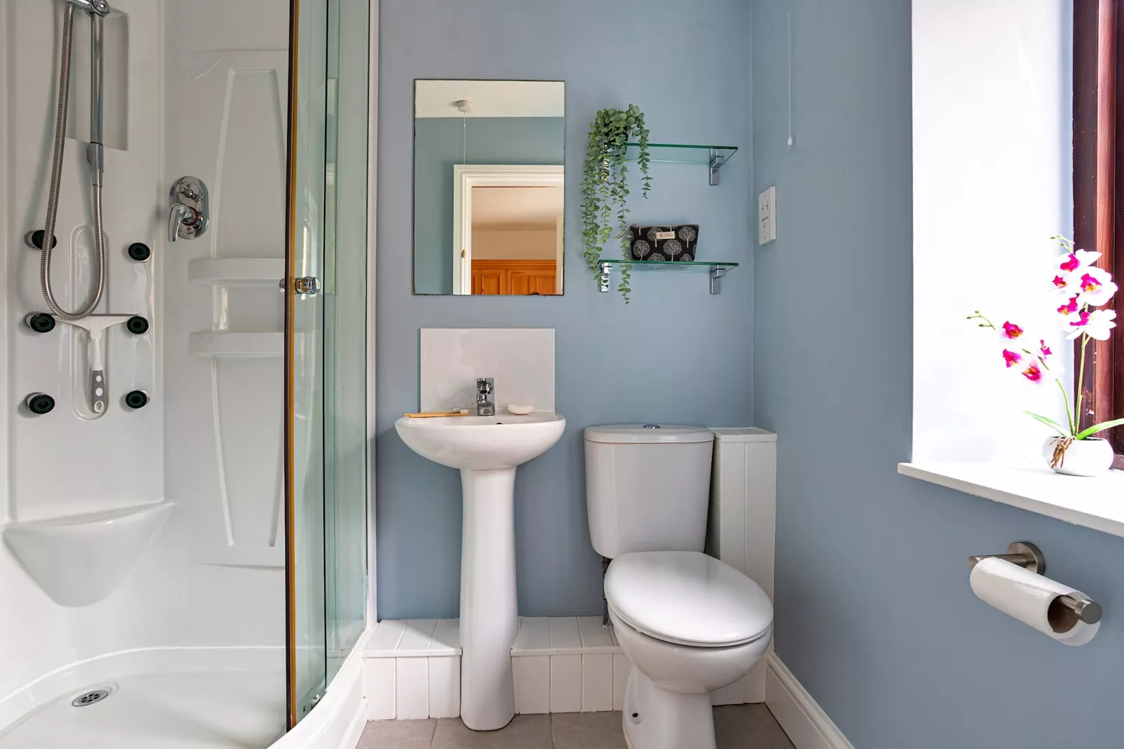 Quarry Lodge-Bathroom