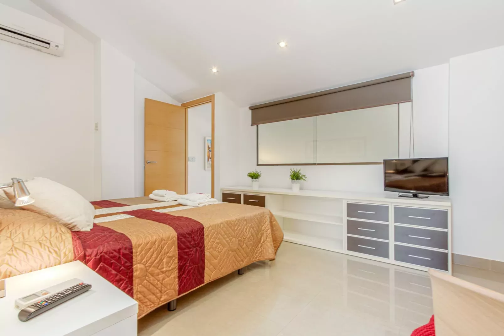 0160-PORT GREC 3 5º 3-Bedroom