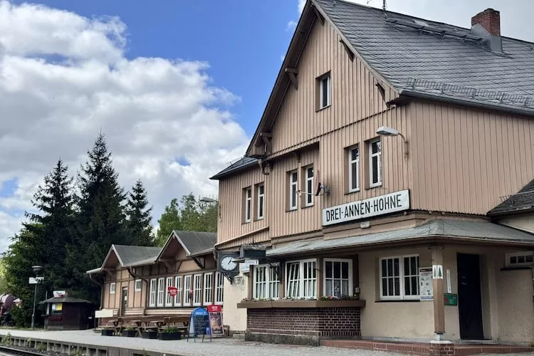 Apartment im alten Bahnhof-Exterior summer