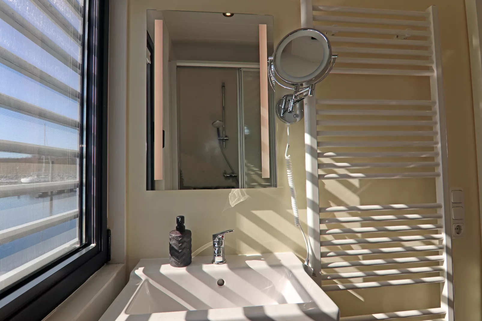 Hausboot Family & Friends LP 3 / 3 Personen-Bathroom