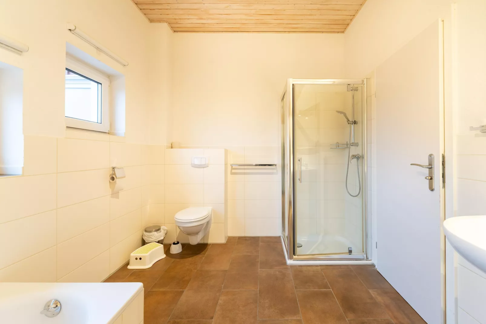 Kondor 253-Bathroom