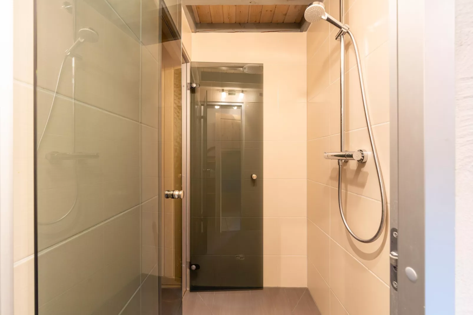 Kranich 244-Bathroom