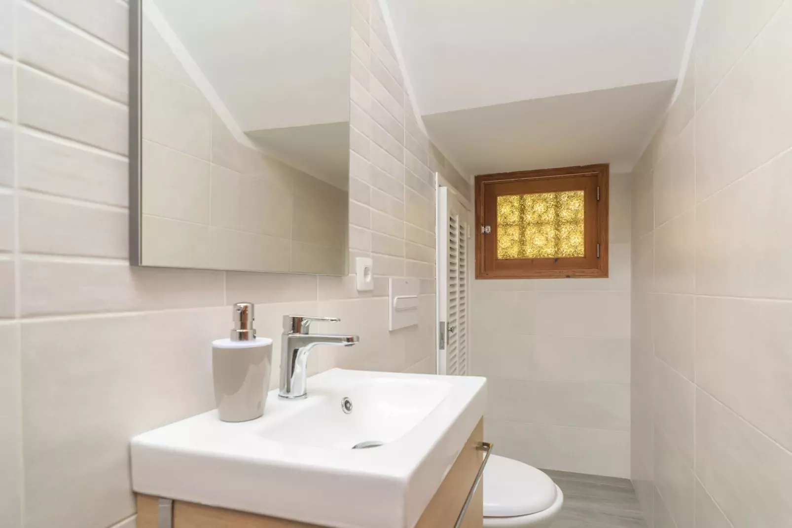 Ca'n Torronet-Bathroom