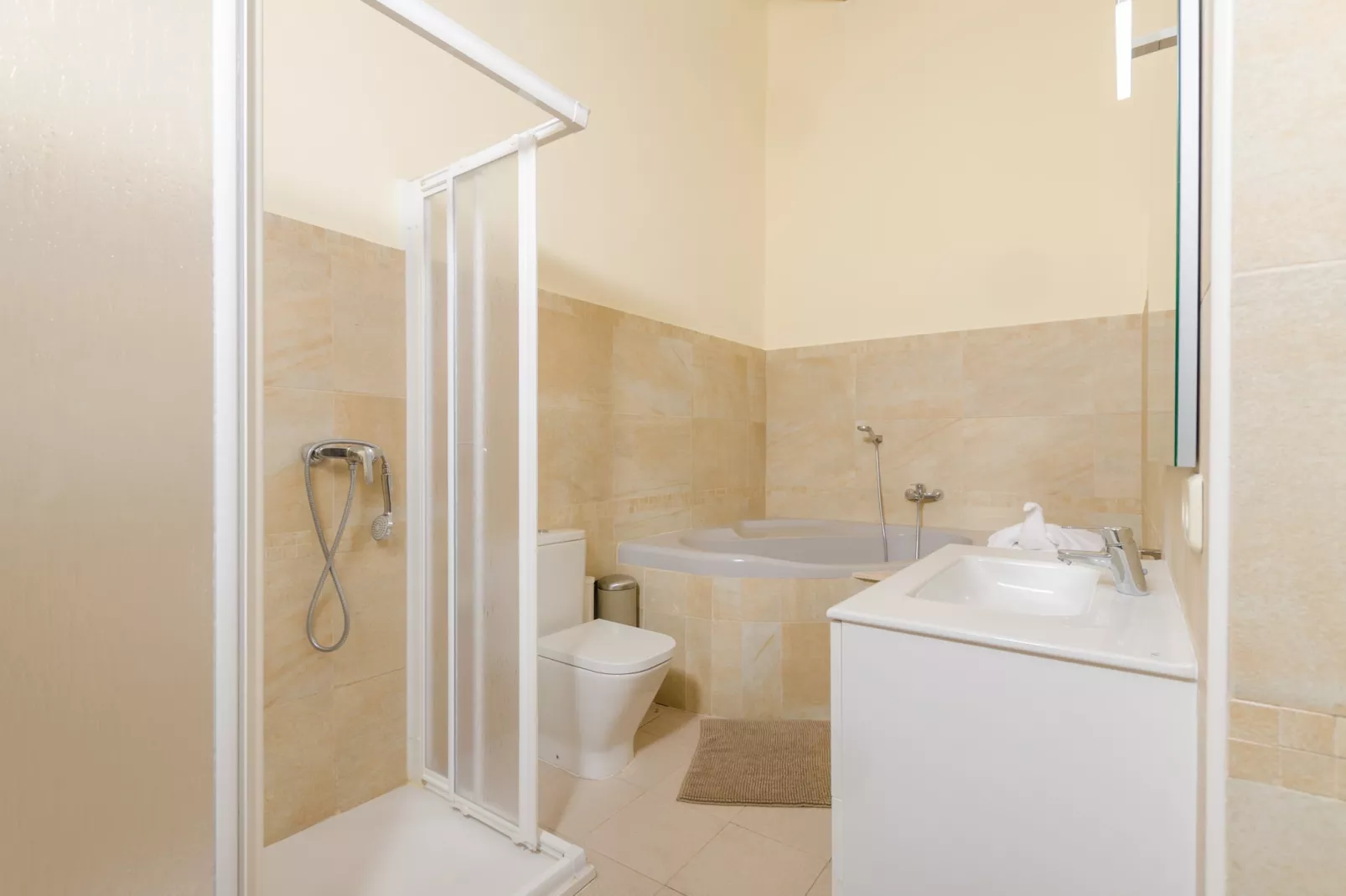 Cas Padri 6-Bathroom