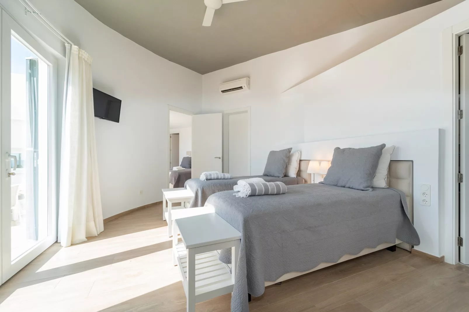 Villa Gaudina-Image-tags.