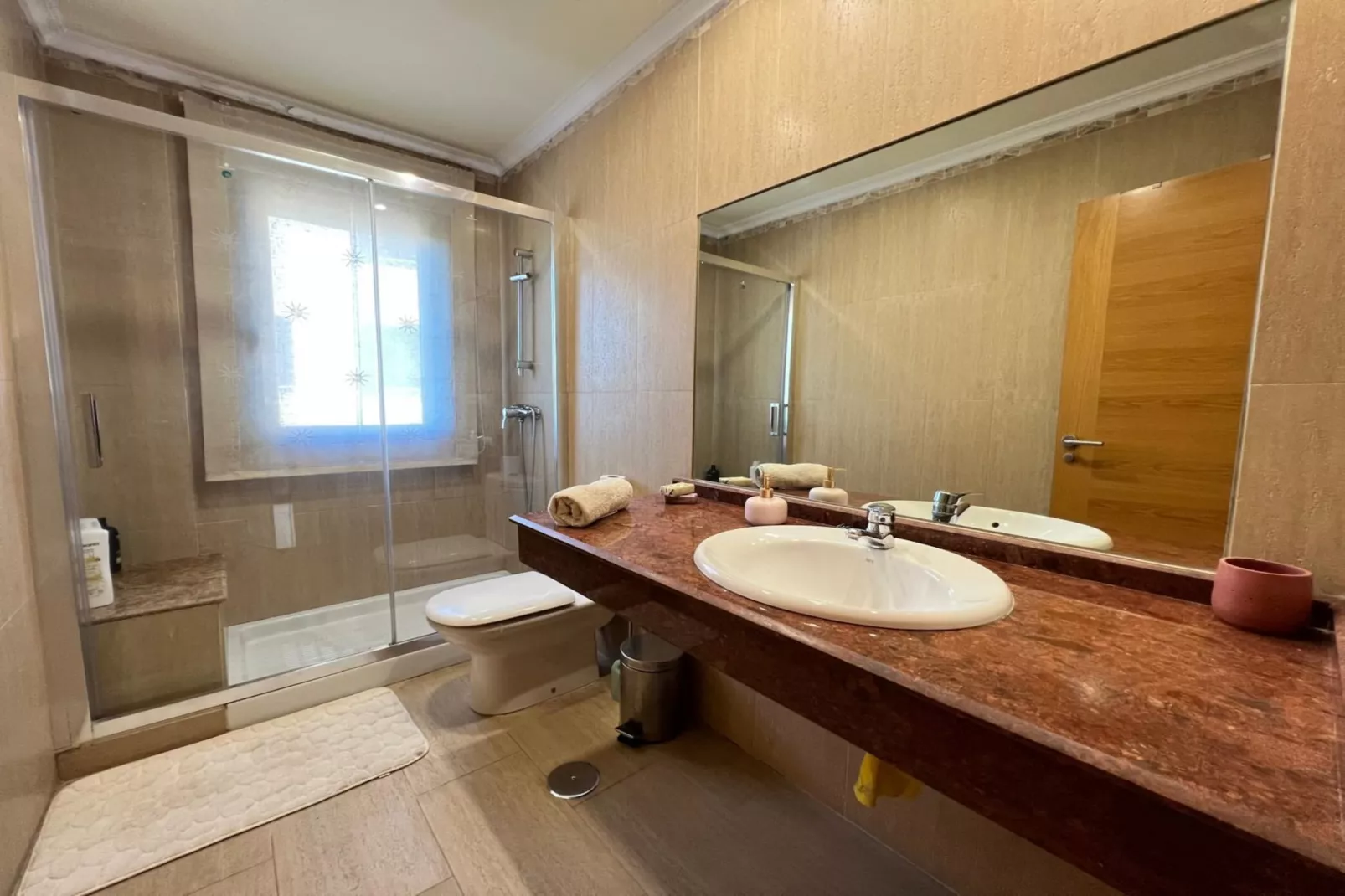YourHouse Fontevella II-Badezimmer
