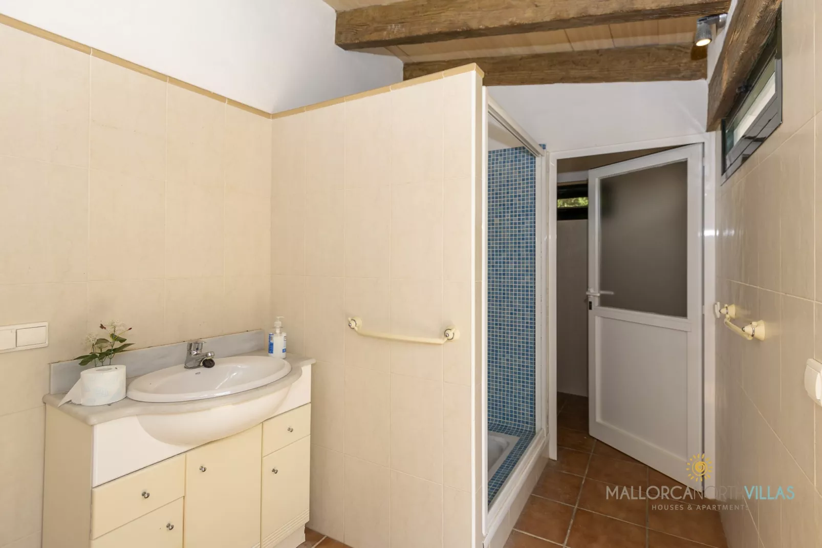 Villa Alejandra con piscina privada y gran jardín-Salle de bain