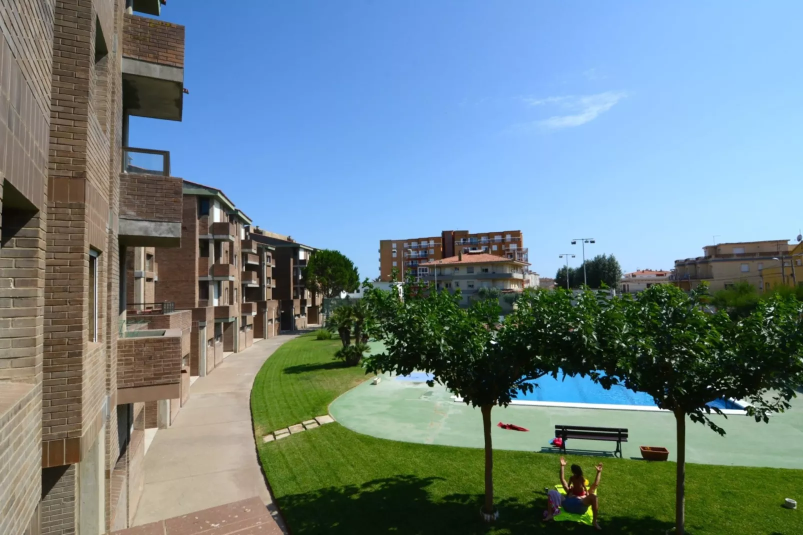 VORAMAR A 3-2-Gardens summer