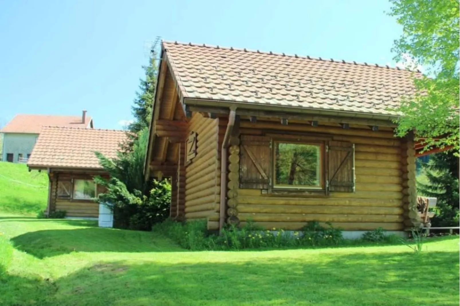 L'OURS NOIR Chalet en rondins-Außenbereich