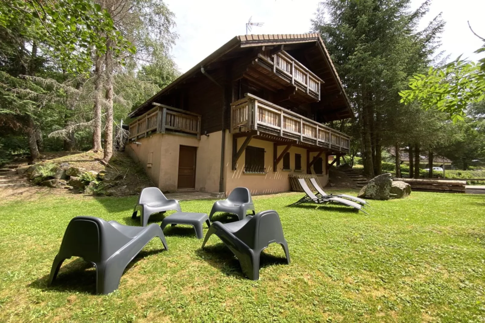 LE SKIEUR  Chalet en bois-Outdoor