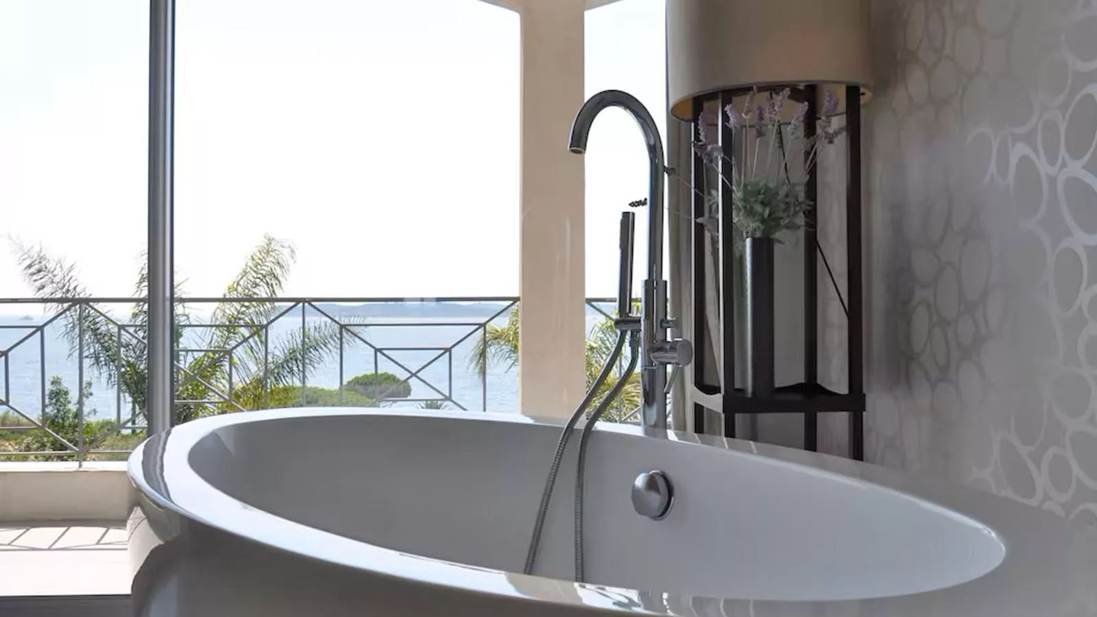 La Meréveil-Bathroom