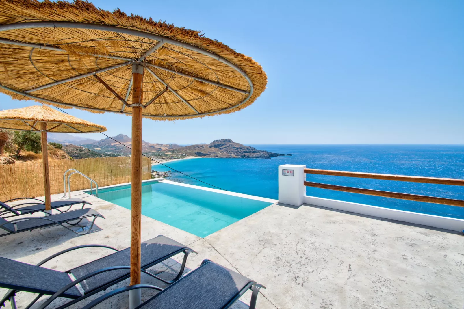 Pyrgos Exclusive 4-Piscine