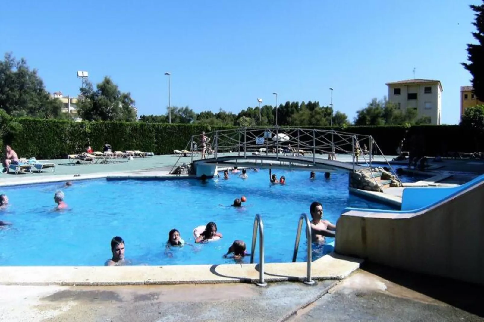 Appartements à L'Estartit-Außenbereich Sommer