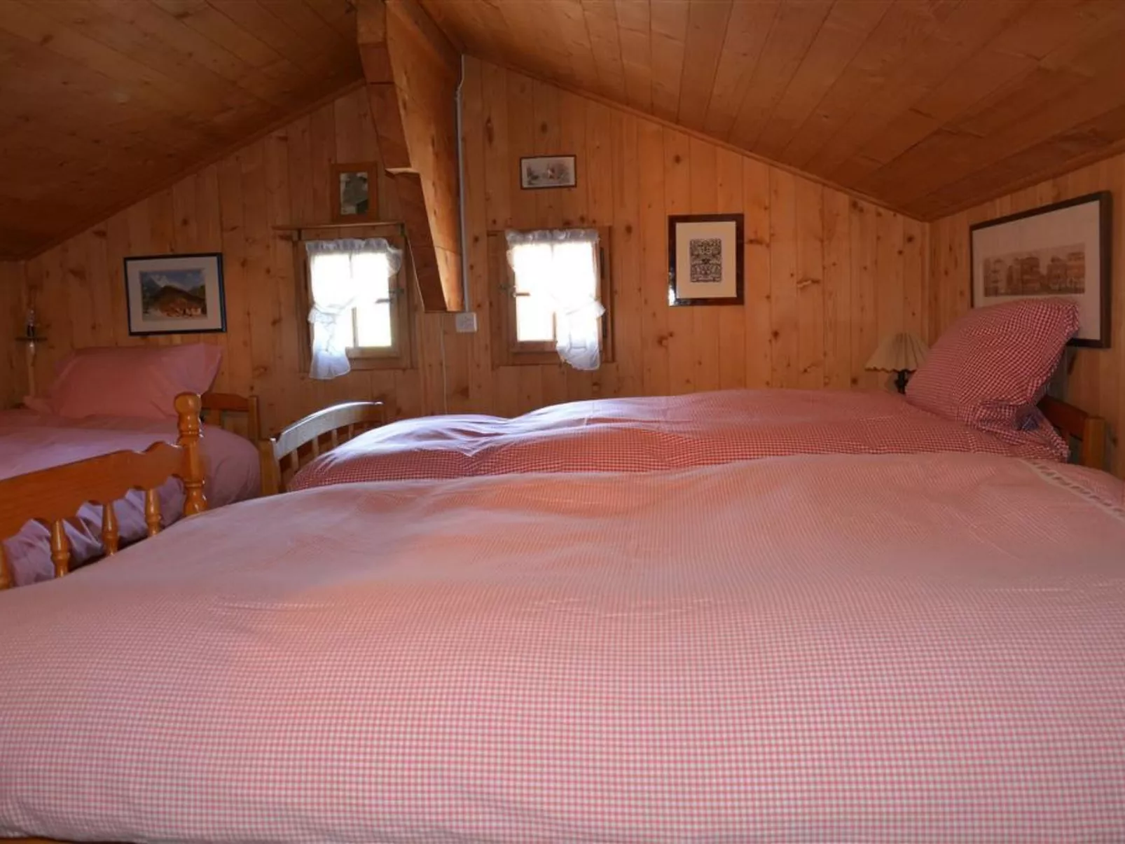 La Ruche, Chalet-Inside