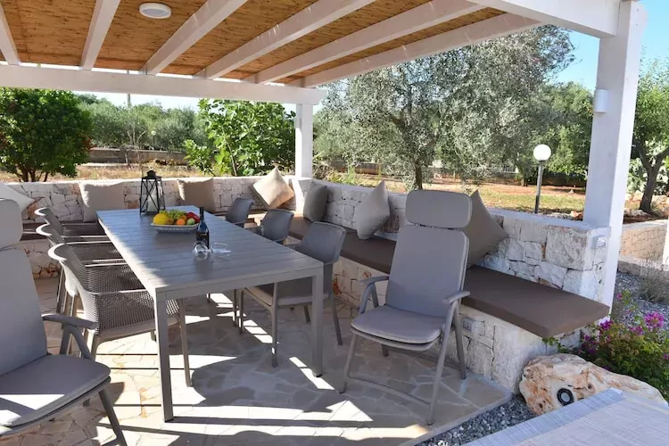 Villa Trulli dell'amore mit beheiztem Pool in Ostuni-Terrace balcony