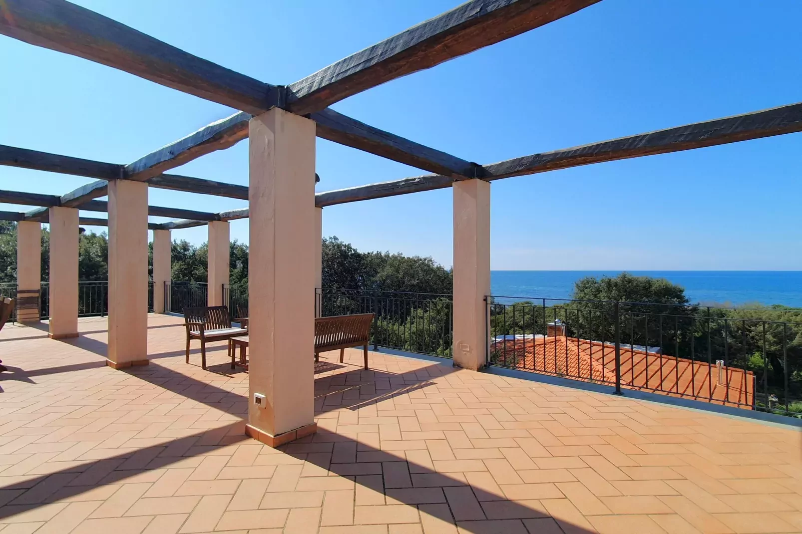 APP 8-Terrace balcony