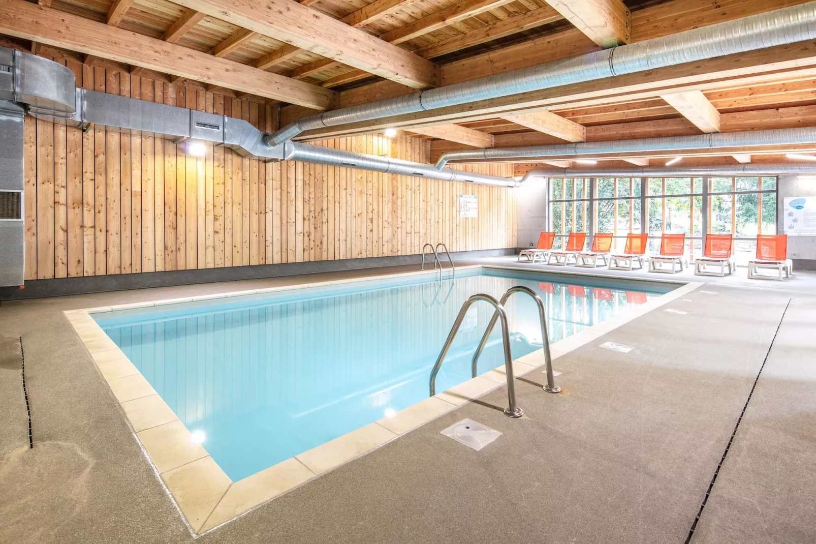 Appartement 2 Pièces 5 Personnes 1  bébé Etage-Pool