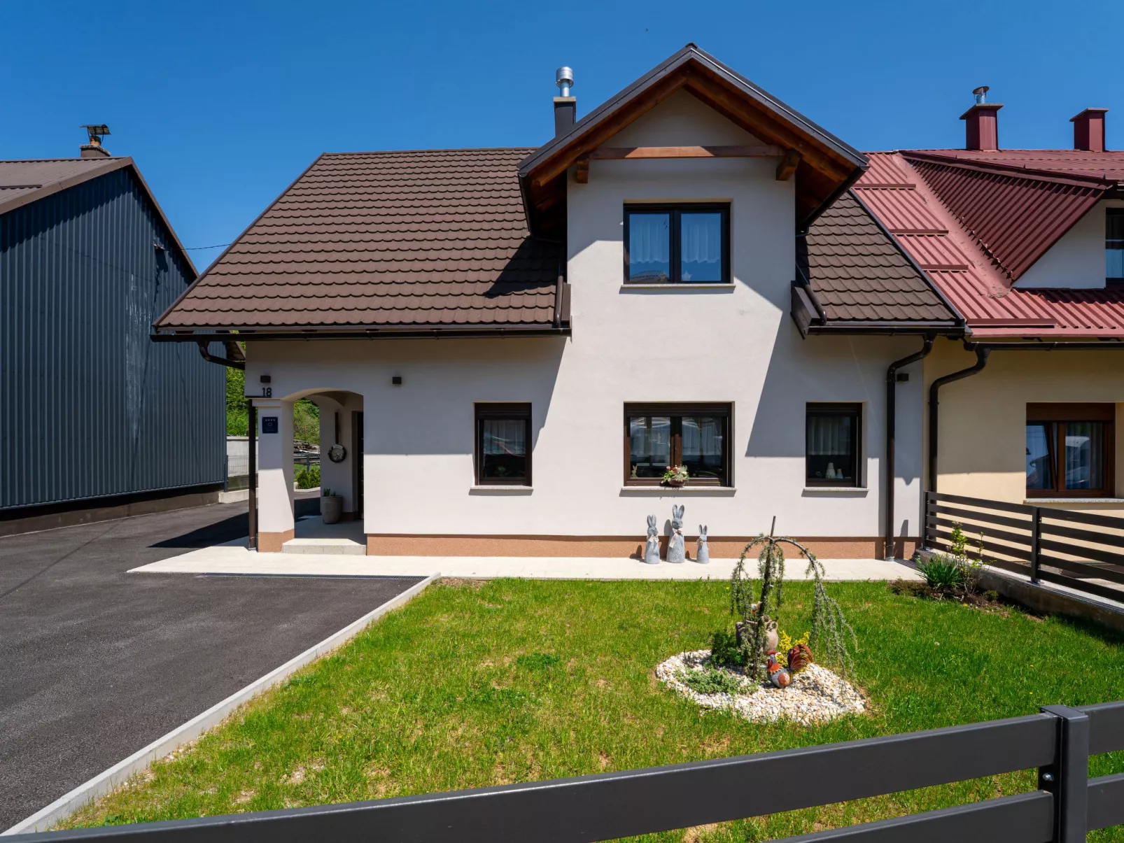 Holiday House Arni-Outside