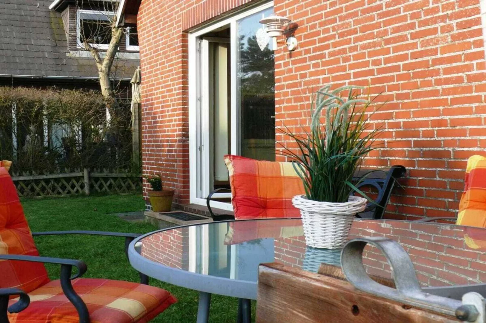 490178-Terrassenbalkon